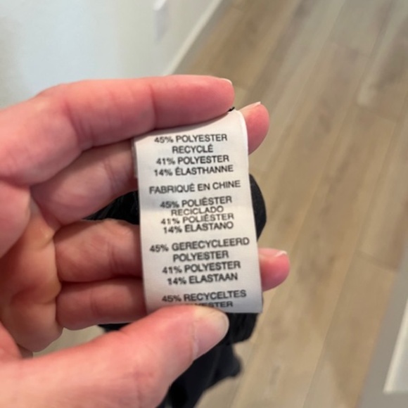 Vuori Villa Joggers, black, size medium - Picture 4 of 4